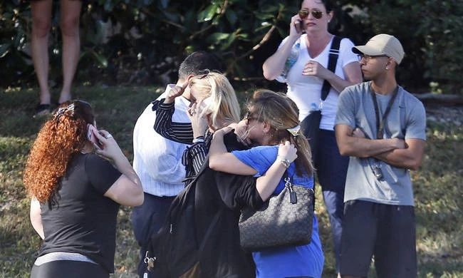 Μακελειό στη Φλόριντα: «Δεν στηρίζουμε καμία απαγόρευση για τα όπλα», λέει το NRA